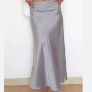 Theory satin slip skirt in silver